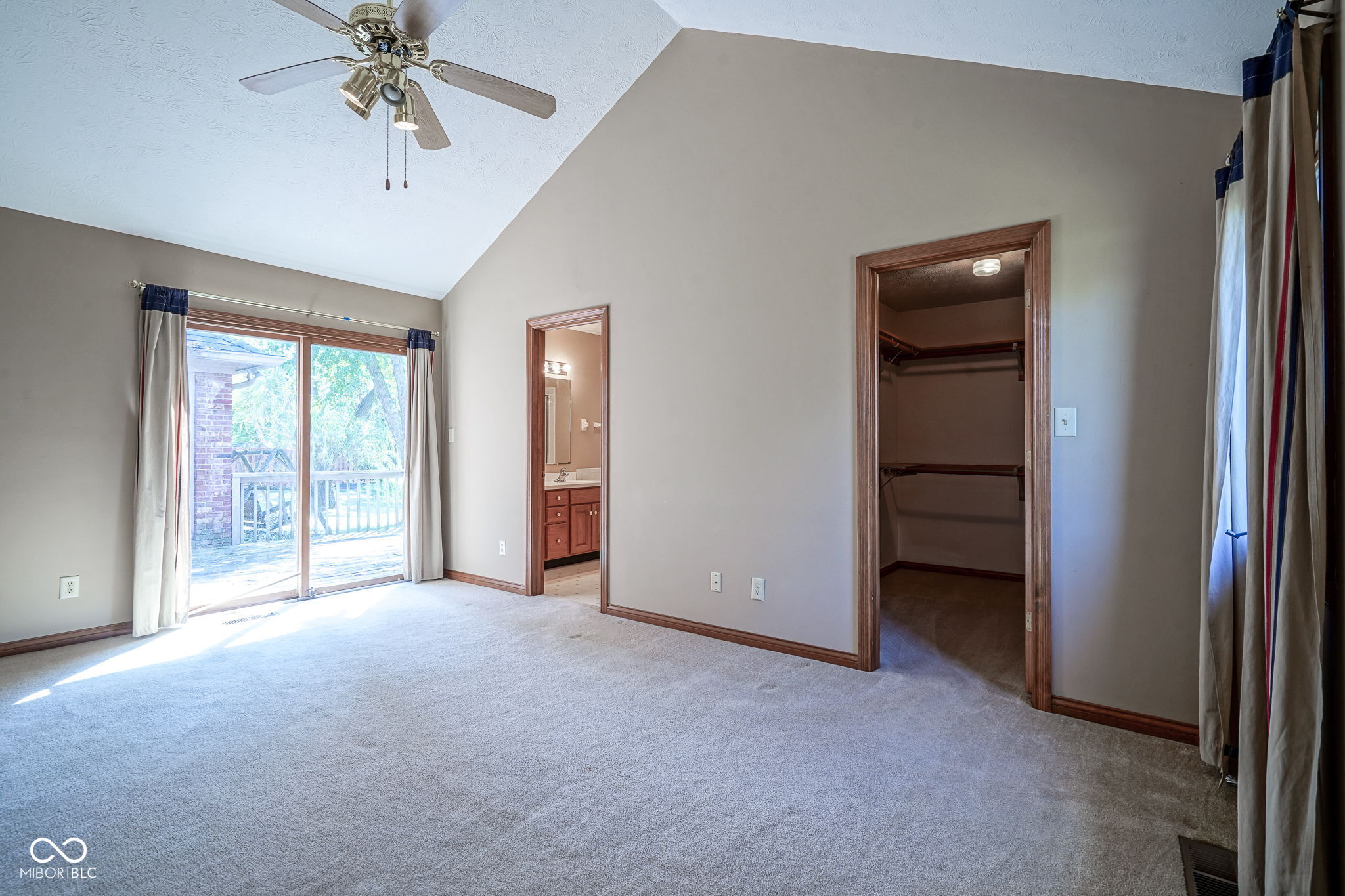 1810 Hunters Trail