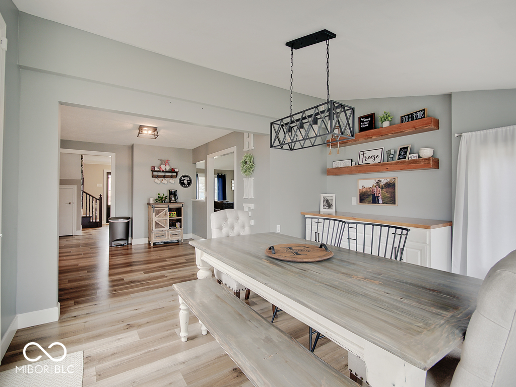 12201 Valley View Circle