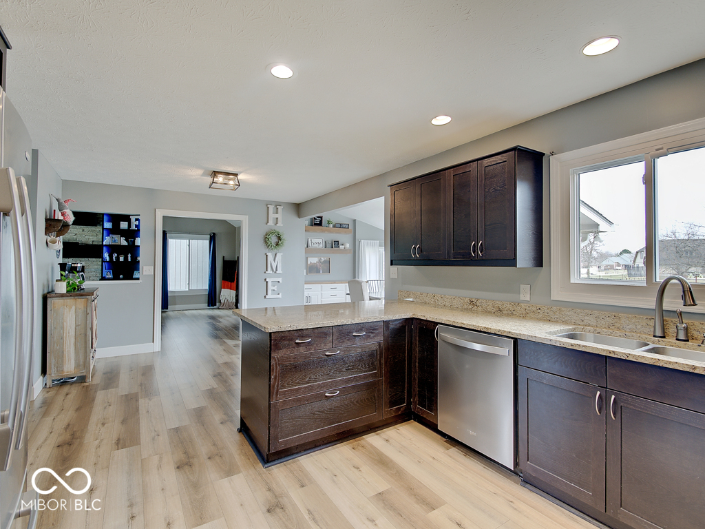12201 Valley View Circle
