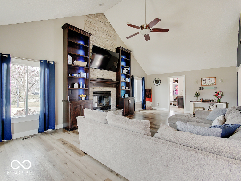 12201 Valley View Circle
