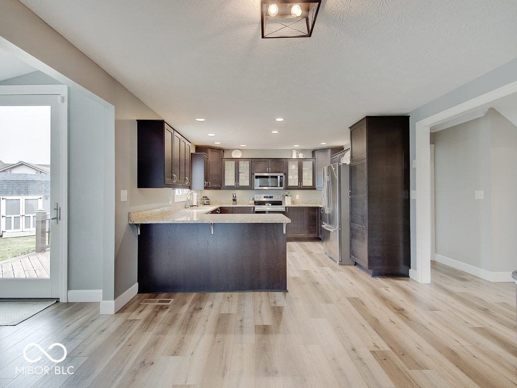 12201 Valley View Circle
