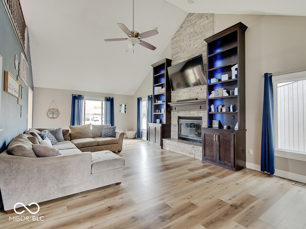 12201 Valley View Circle