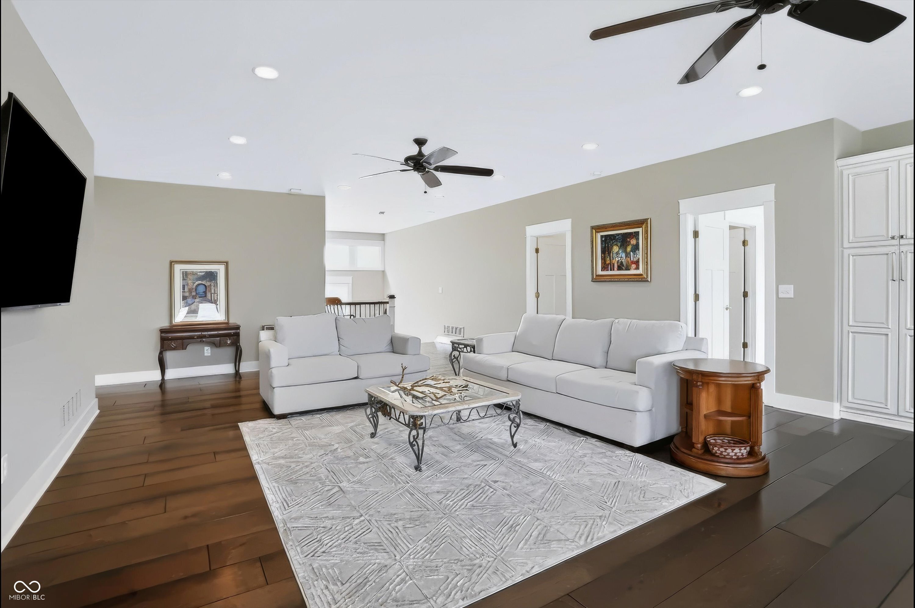 4025 Lochview Court