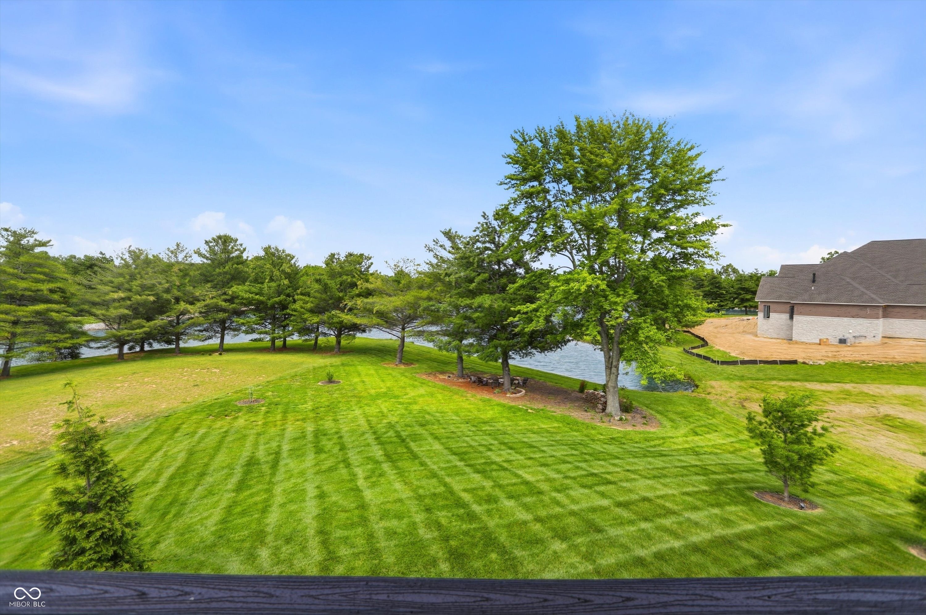 4025 Lochview Court