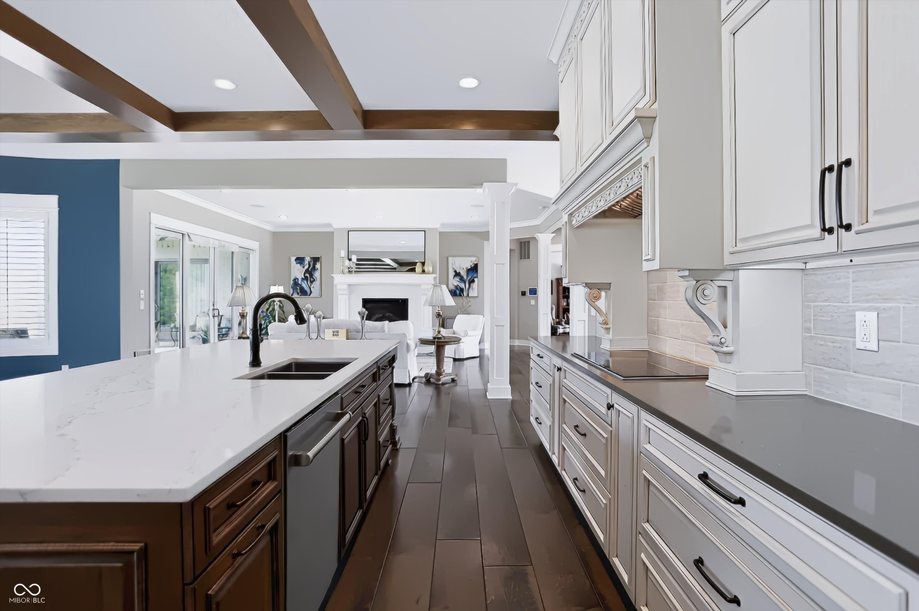 4025 Lochview Court