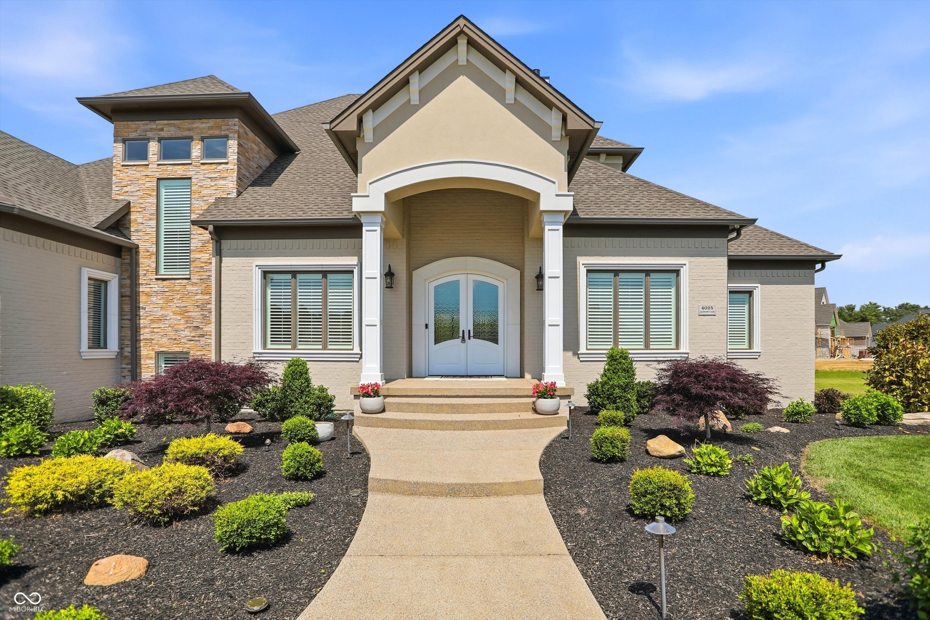 4025 Lochview Court