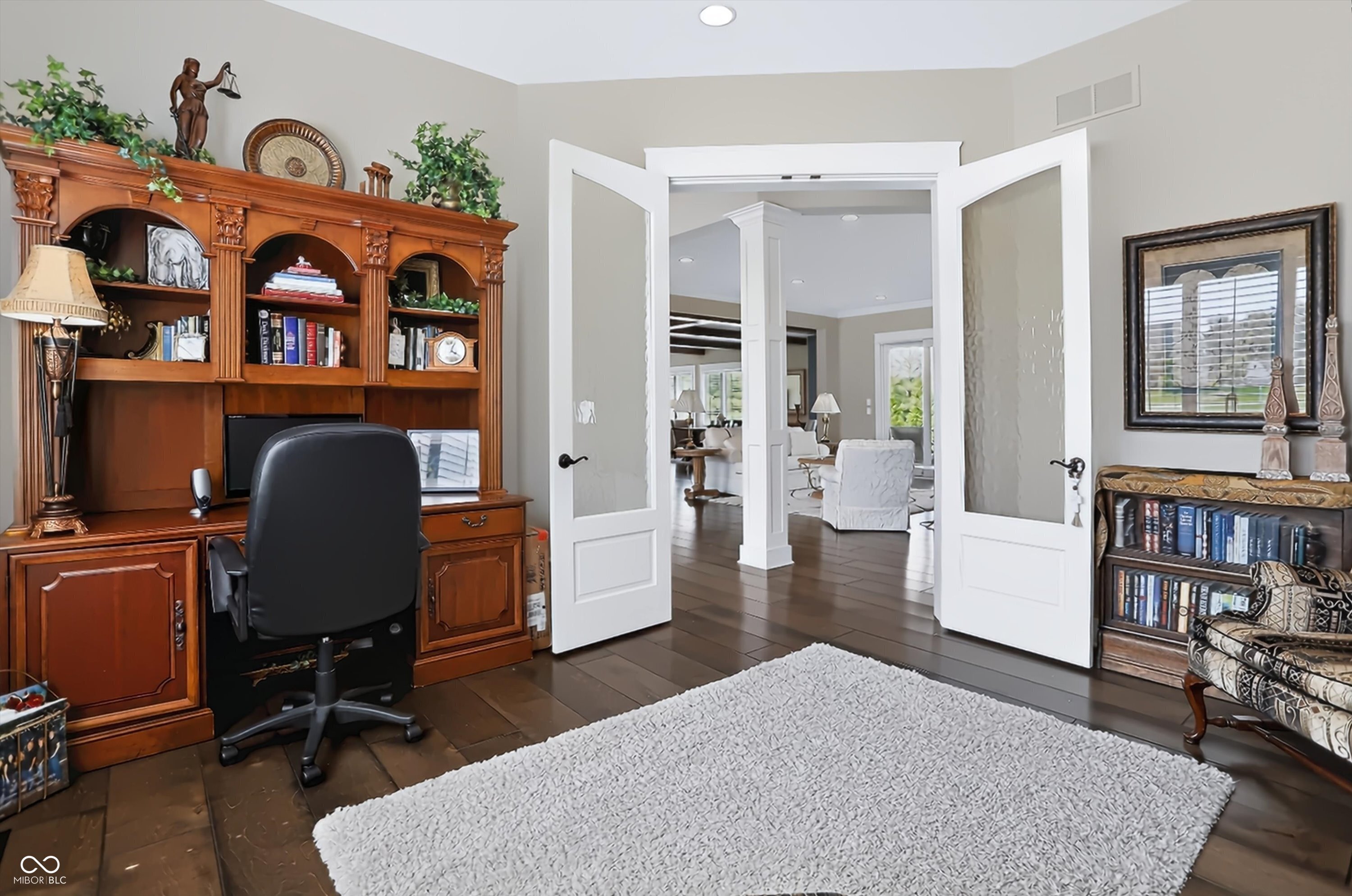 4025 Lochview Court