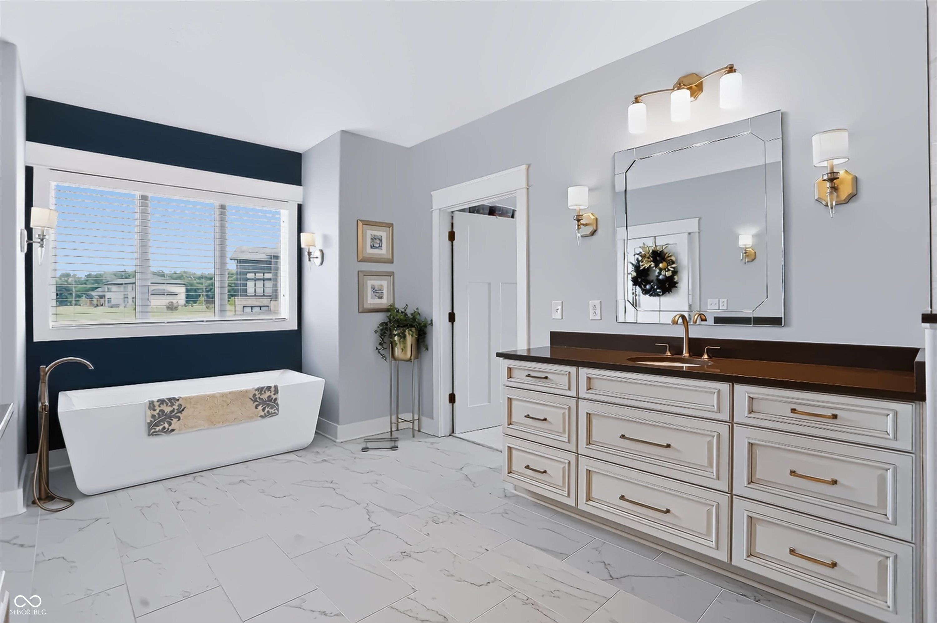 4025 Lochview Court