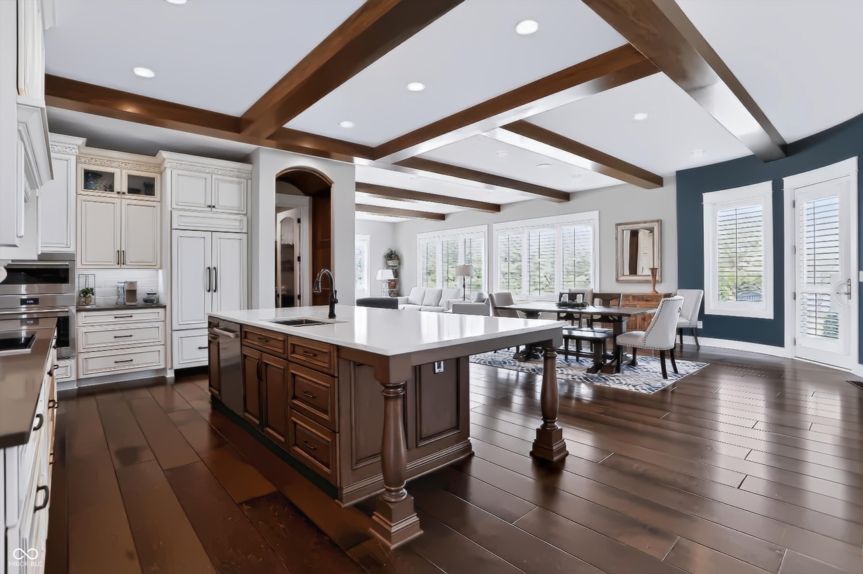 4025 Lochview Court