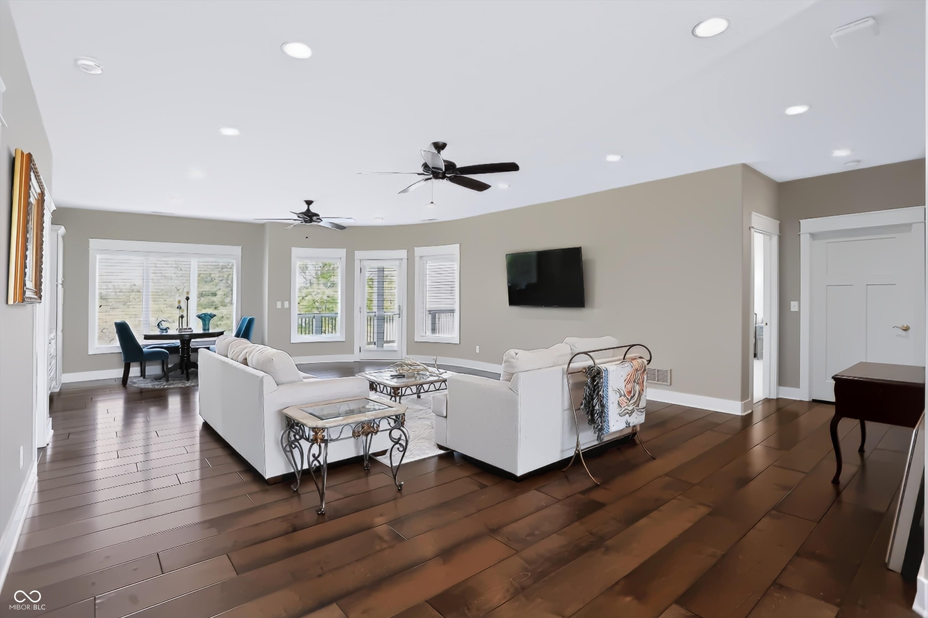 4025 Lochview Court