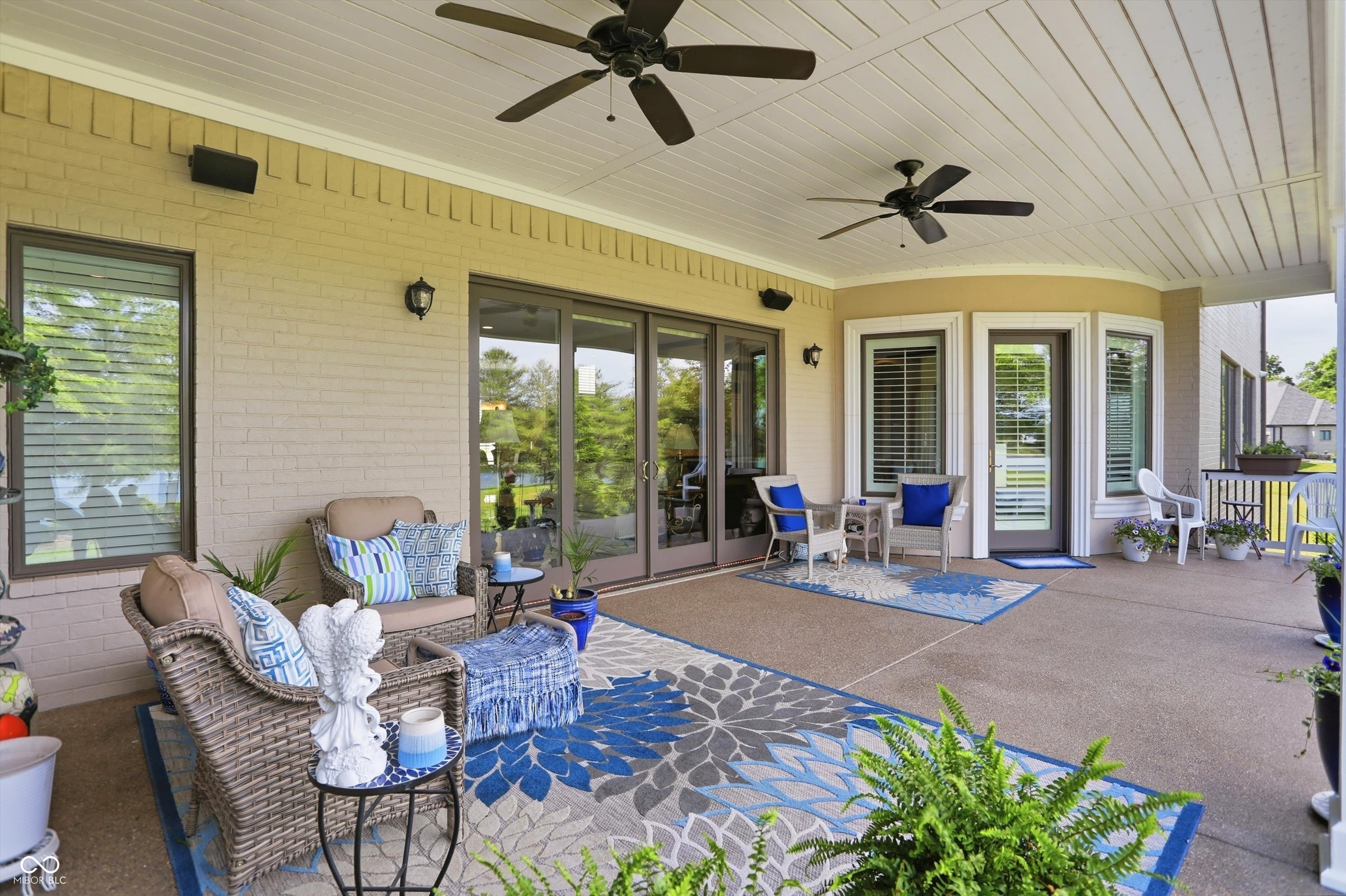 4025 Lochview Court
