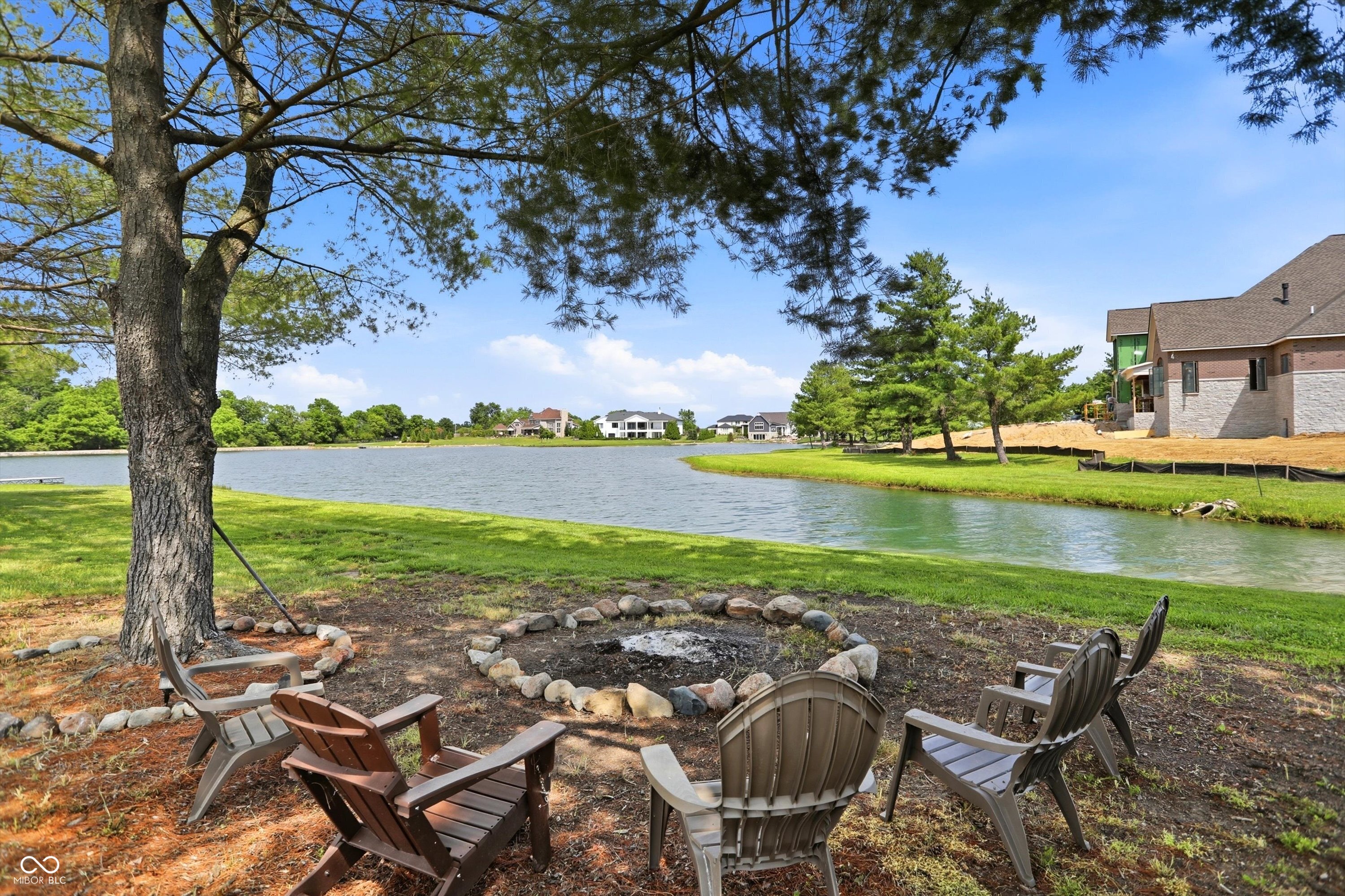 4025 Lochview Court