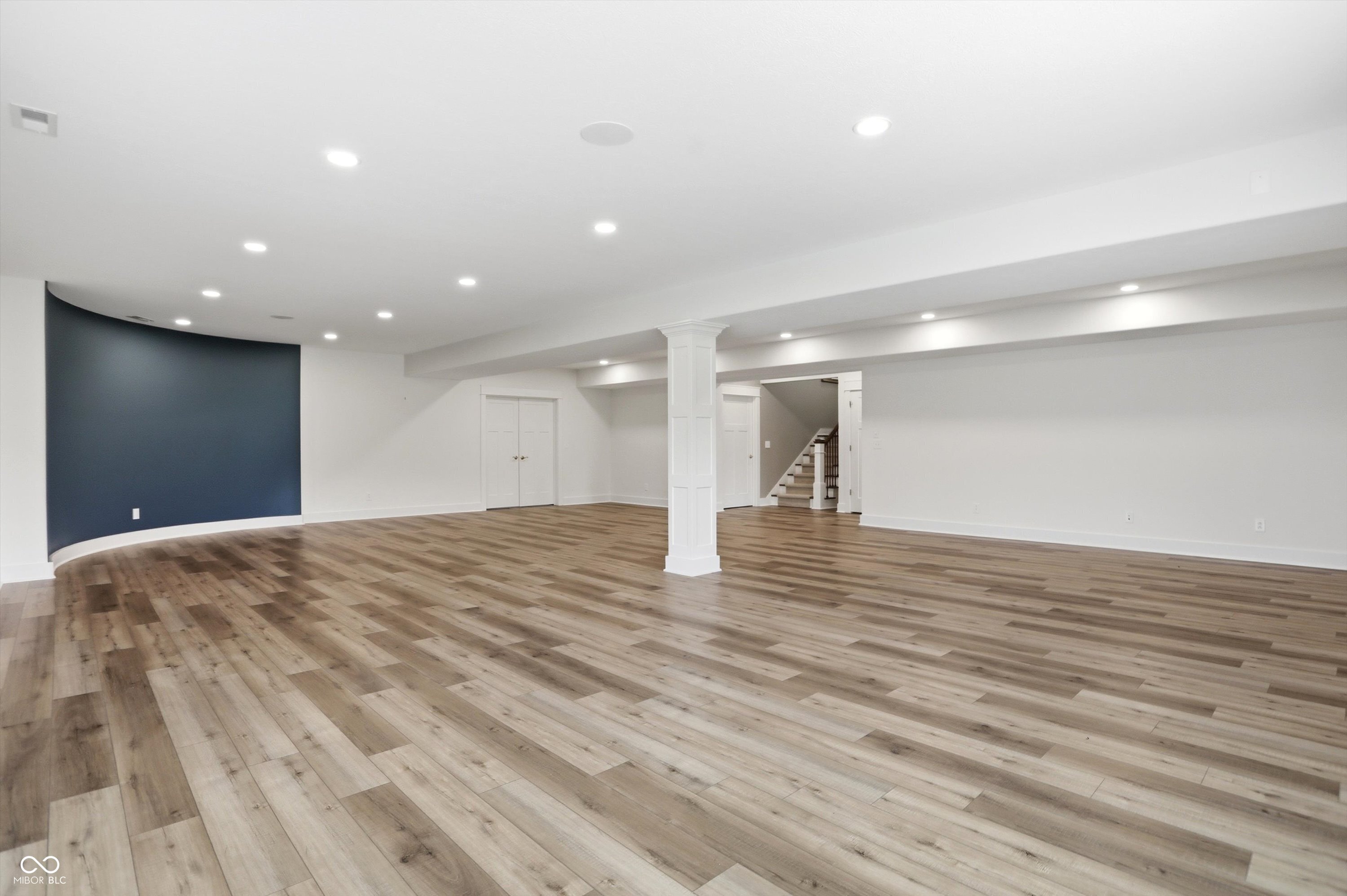 4025 Lochview Court