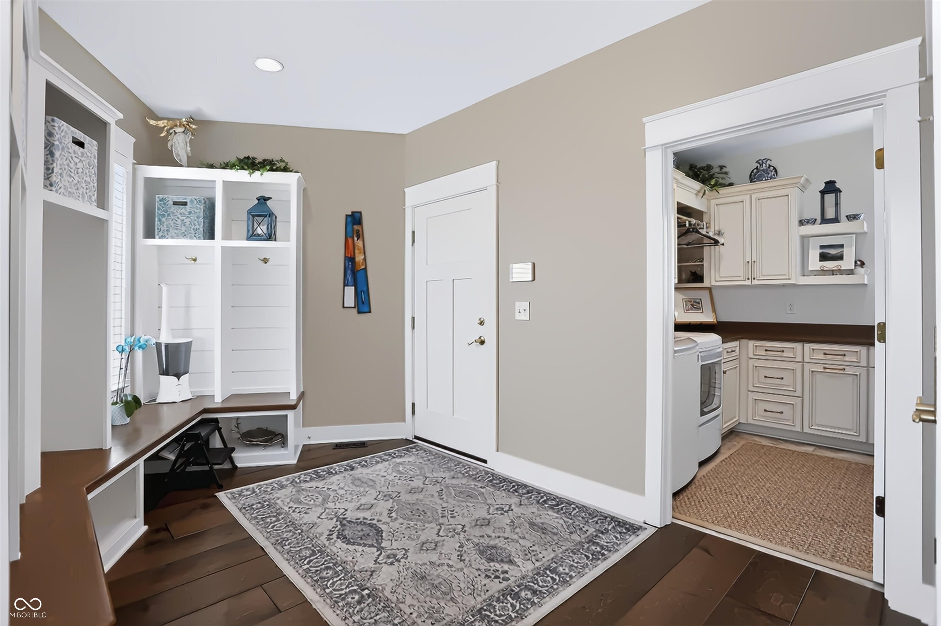 4025 Lochview Court