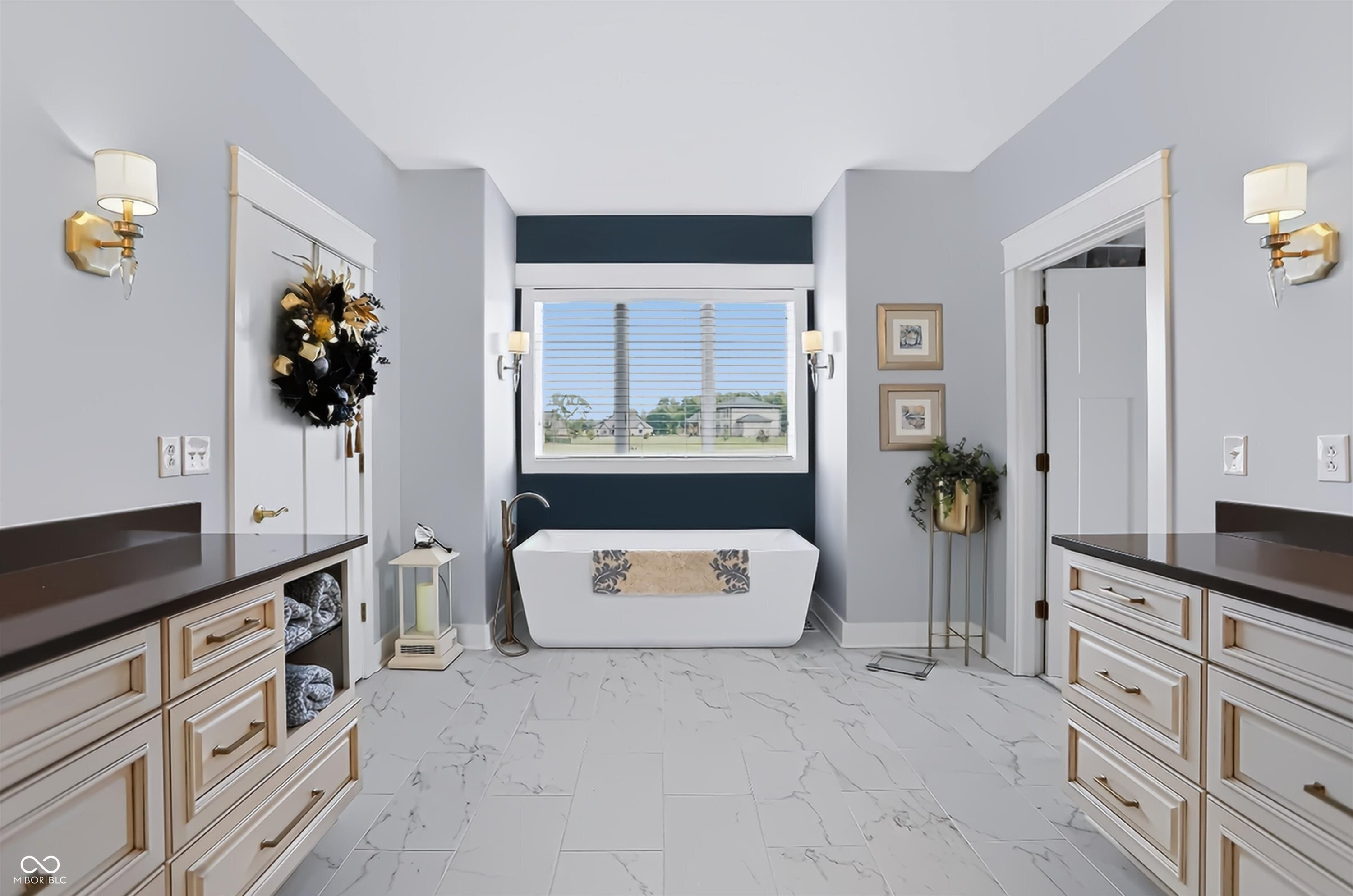 4025 Lochview Court