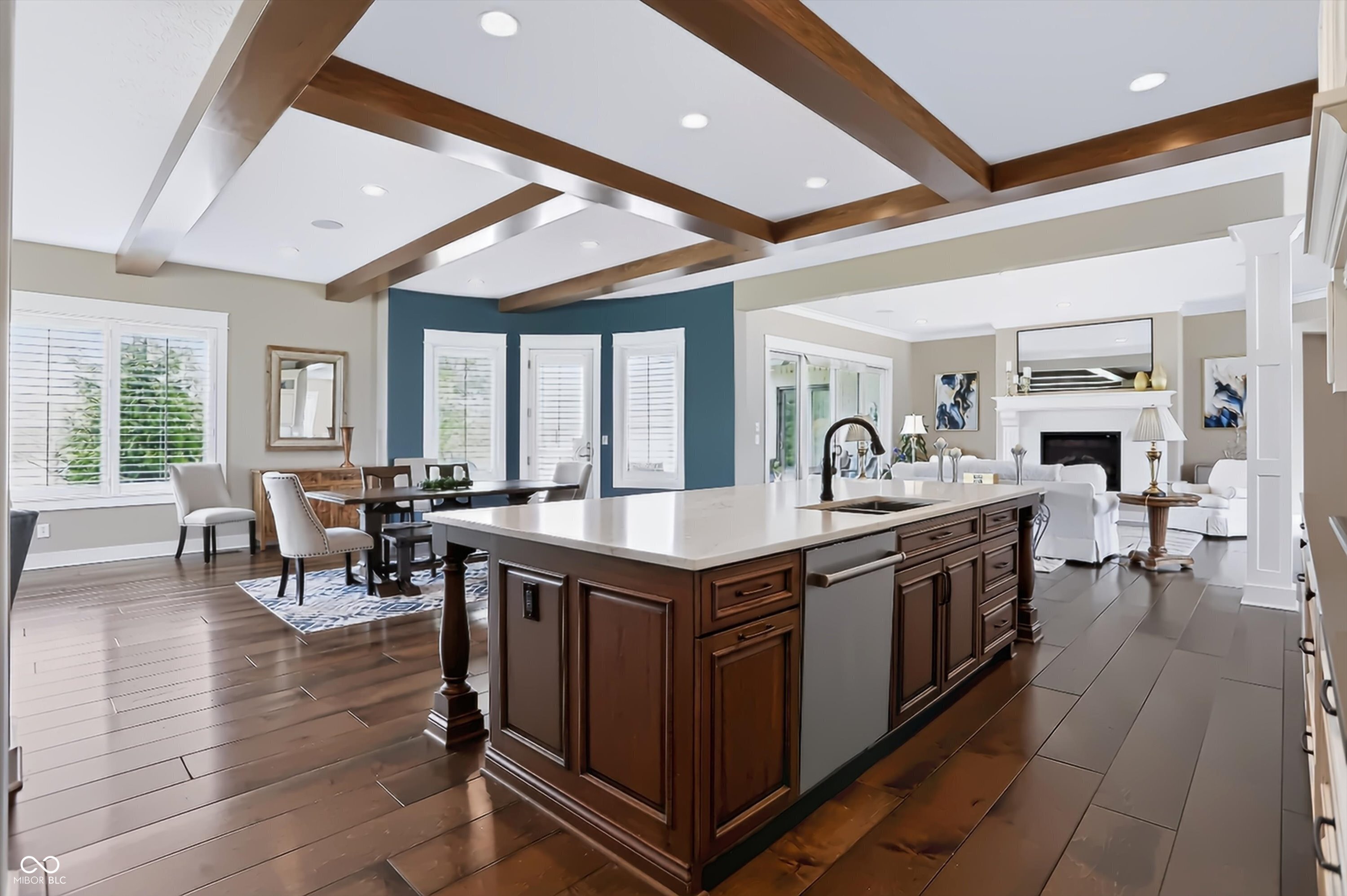 4025 Lochview Court