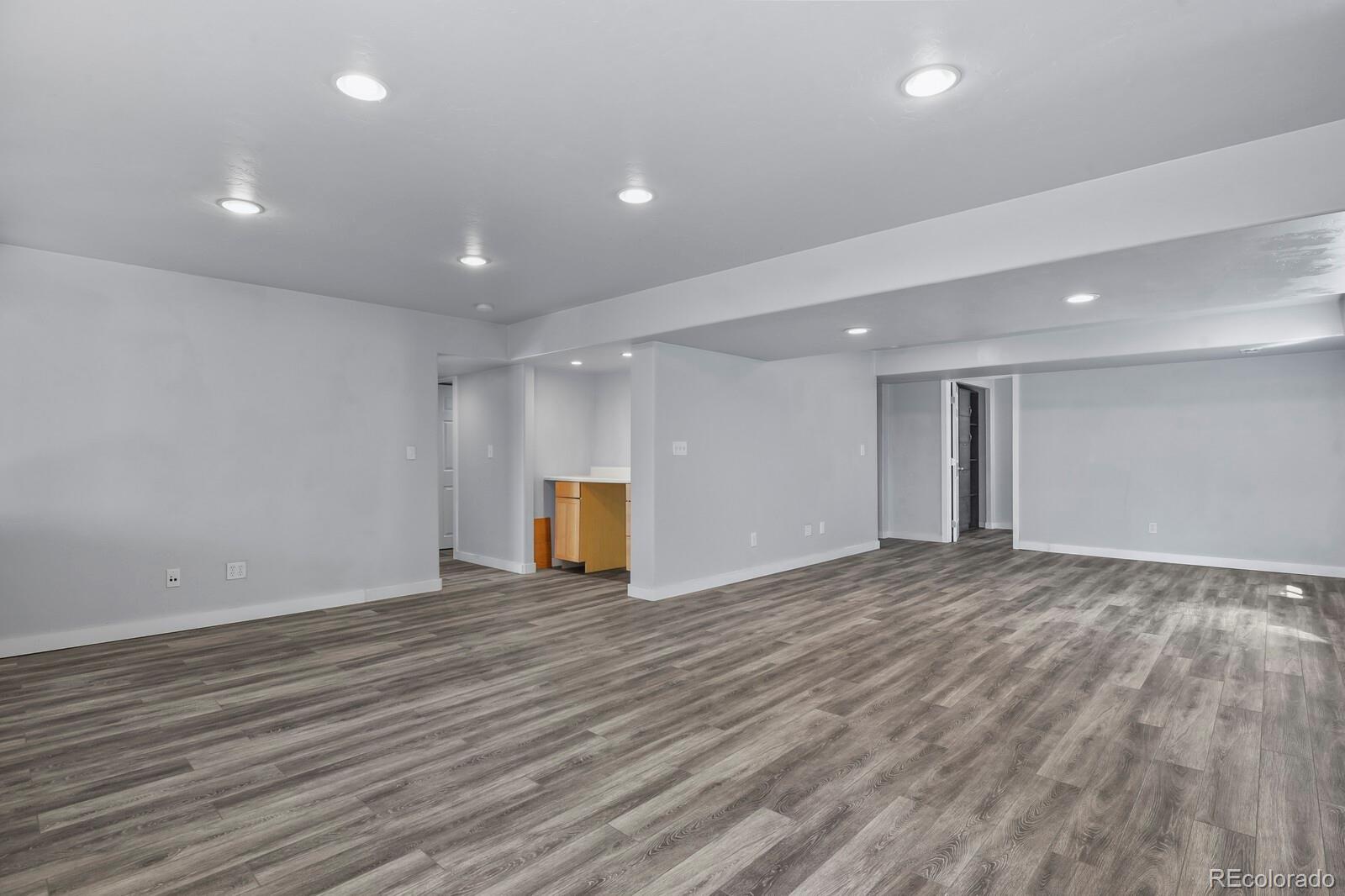 4234 W 61st Place