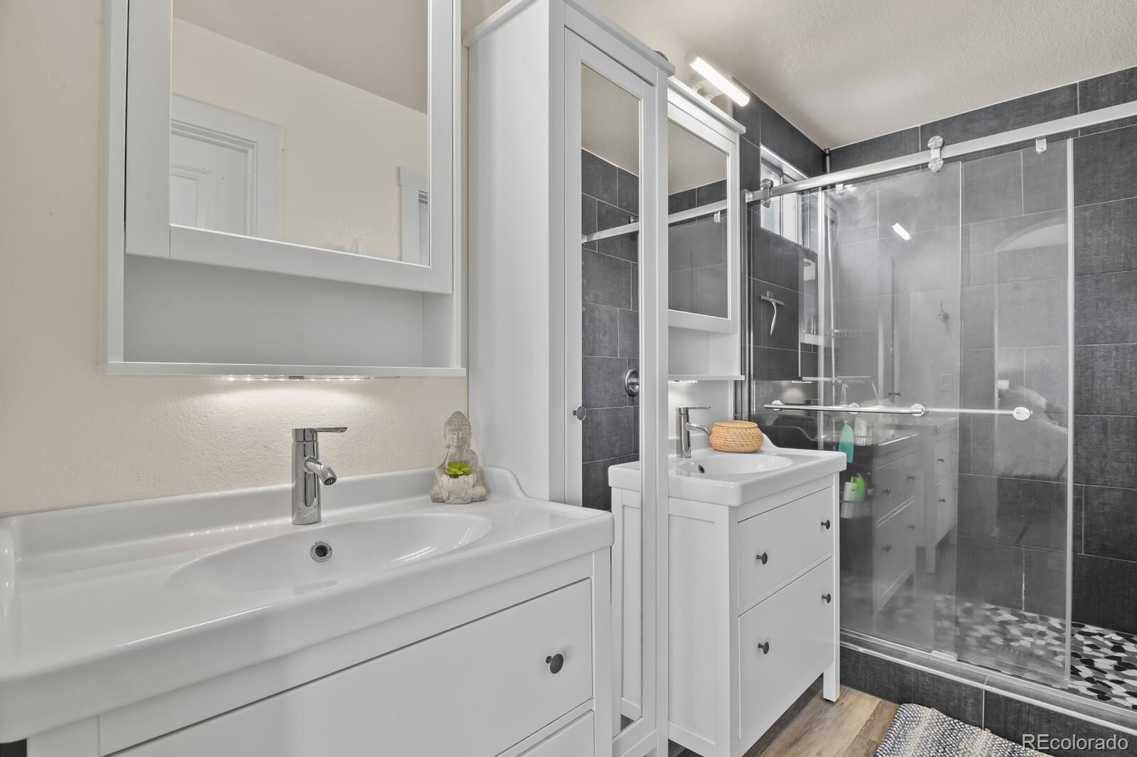 4234 W 61st Place