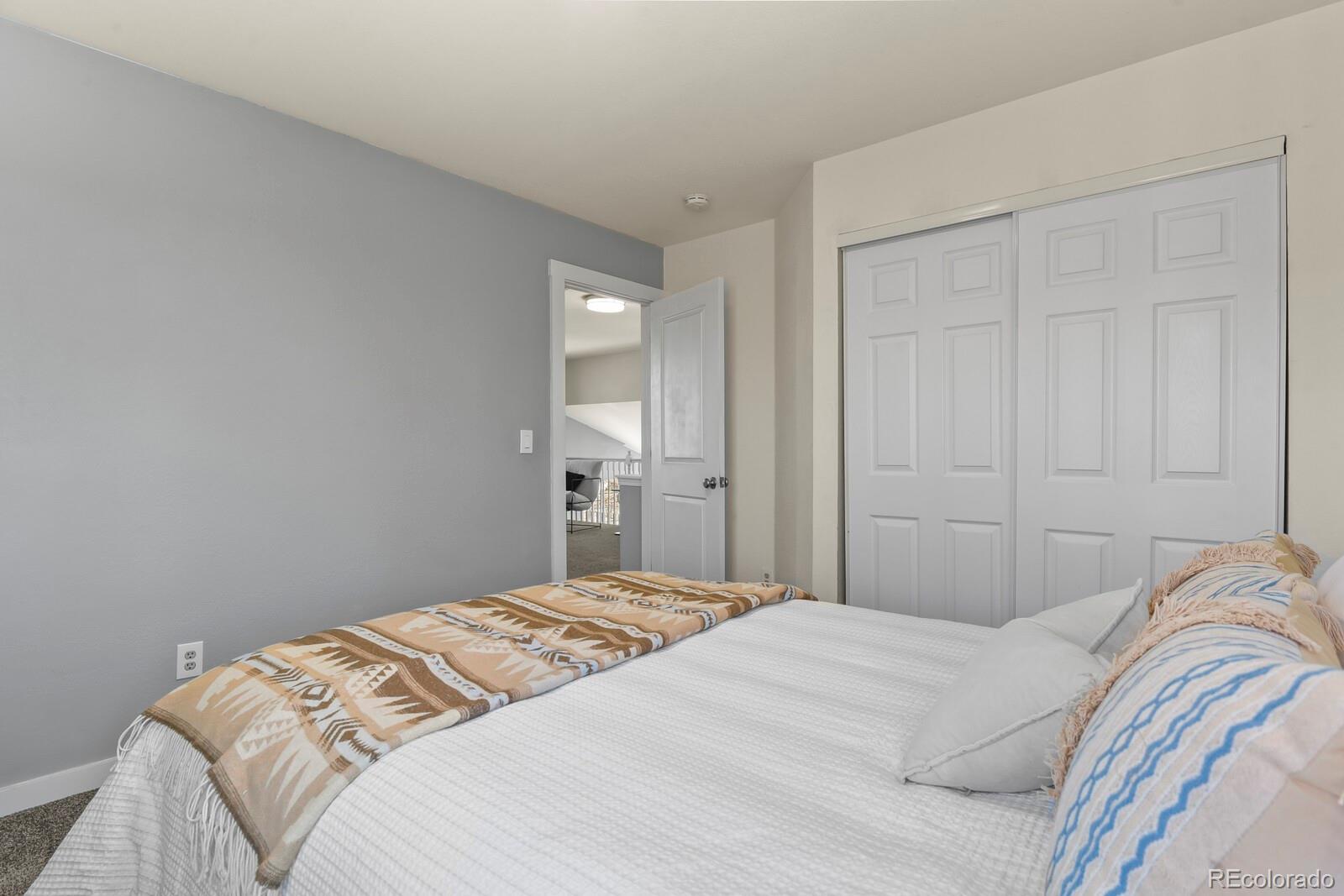 4234 W 61st Place