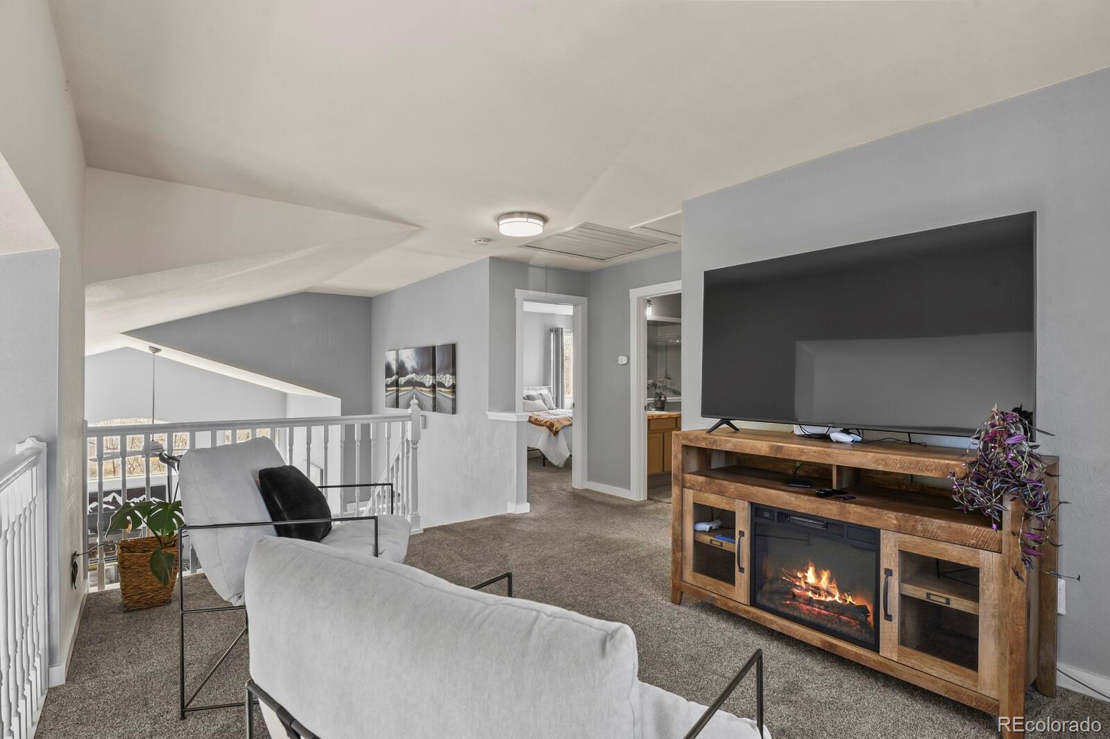 4234 W 61st Place