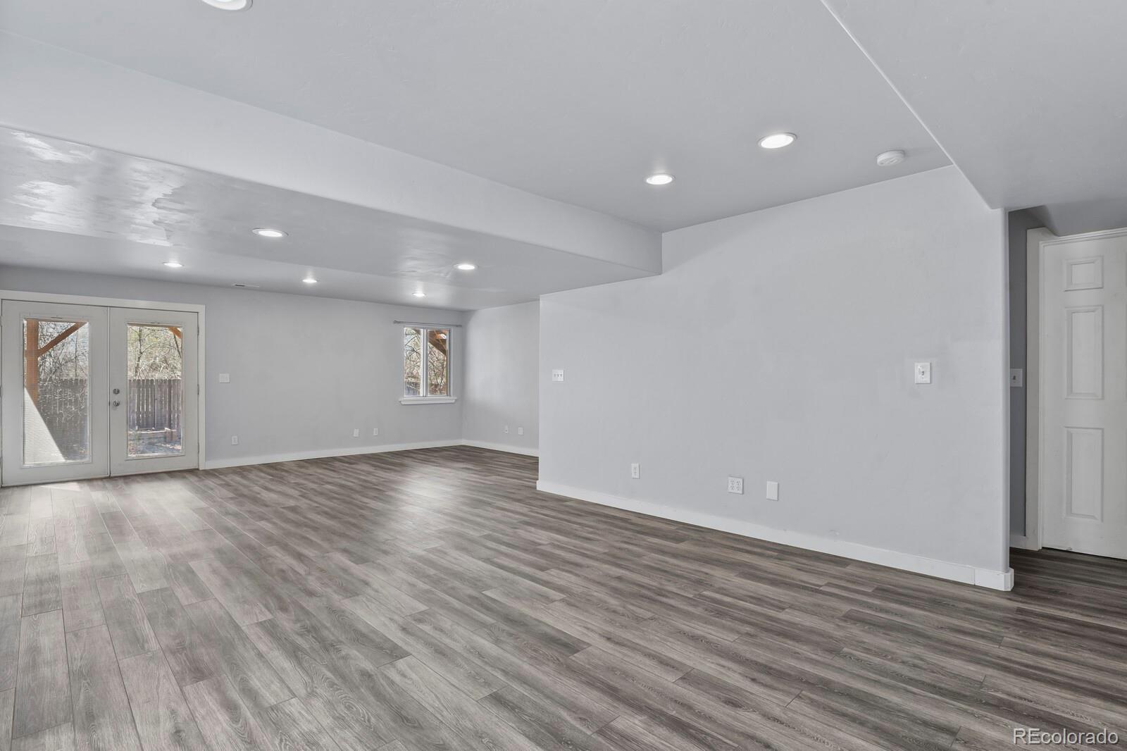4234 W 61st Place