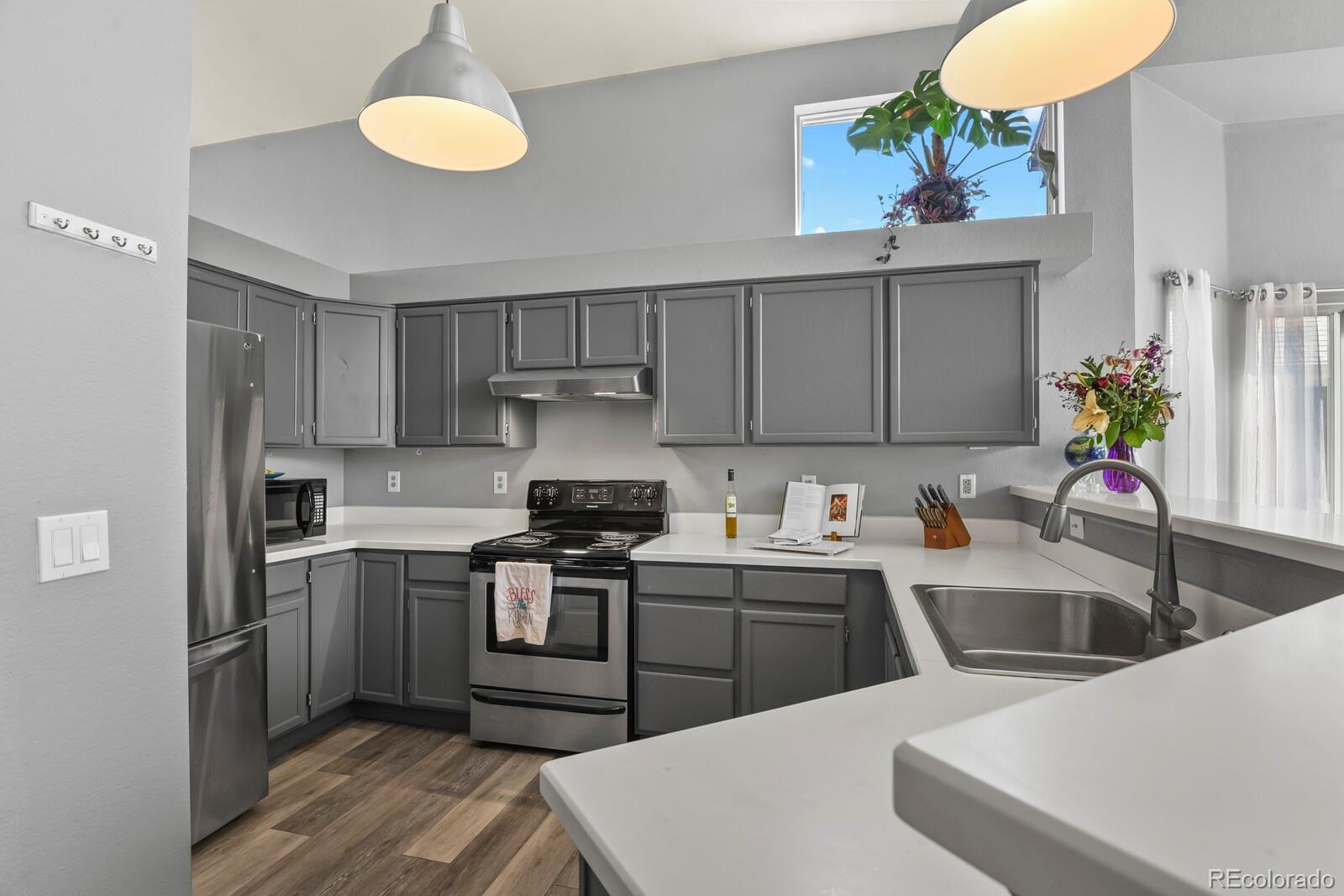 4234 W 61st Place