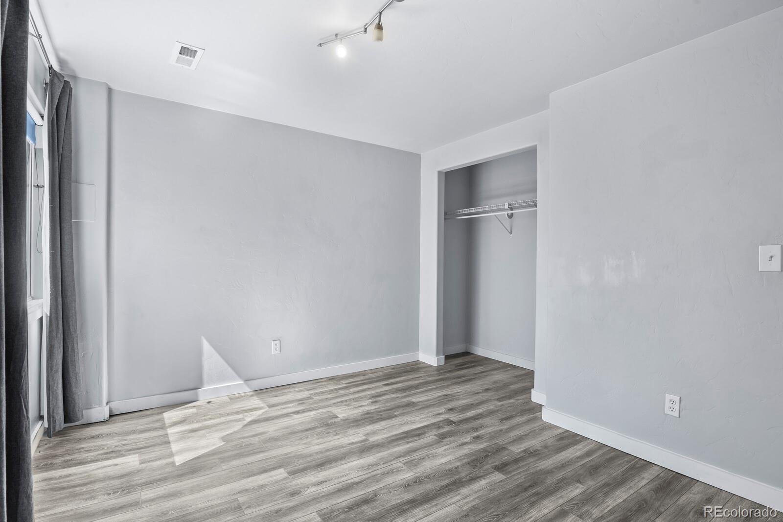 4234 W 61st Place