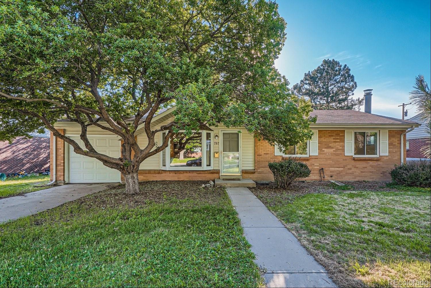 787 S Grape Street