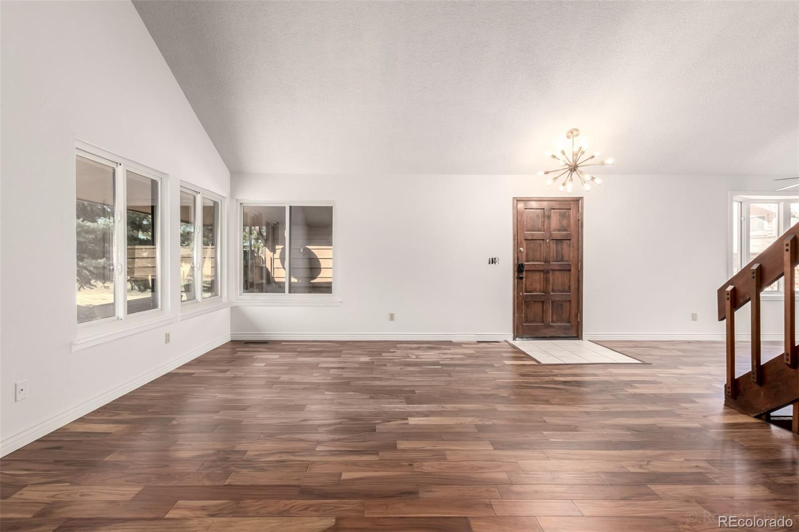 135 S Eagle Circle
