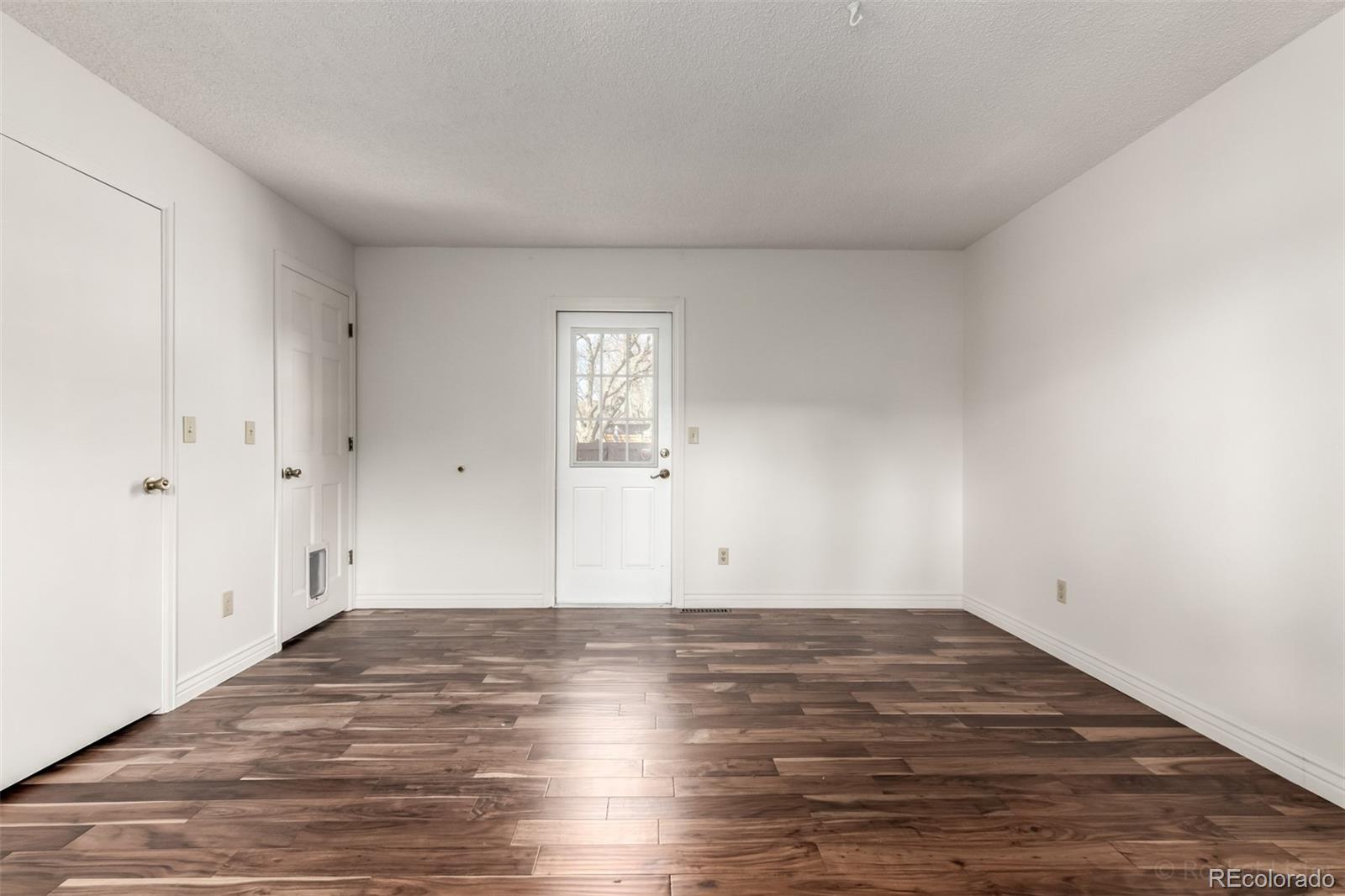 135 S Eagle Circle
