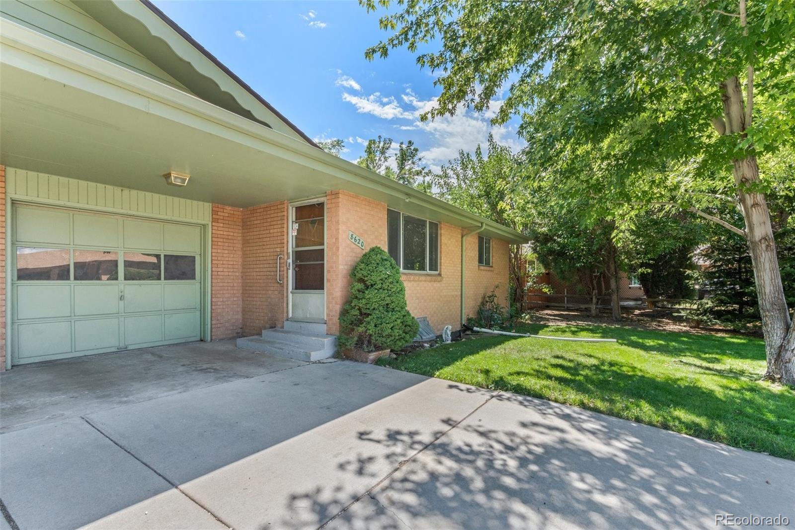 8620 W 32nd Place