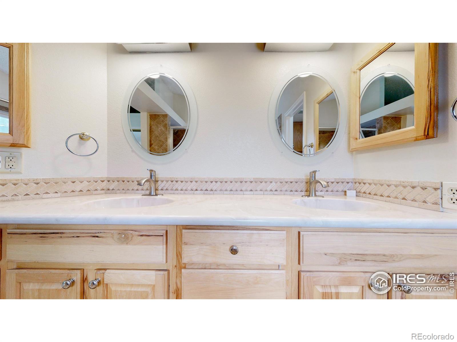 5623 W 109th Circle