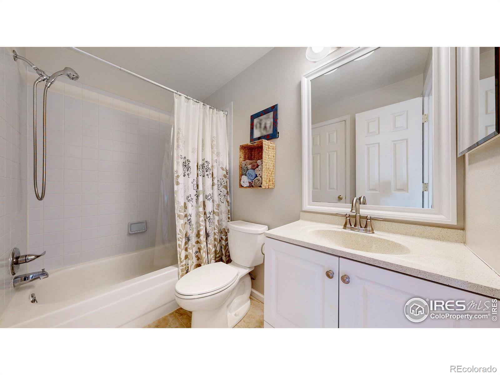 5623 W 109th Circle