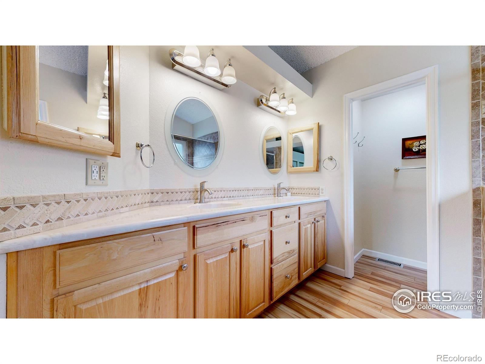 5623 W 109th Circle