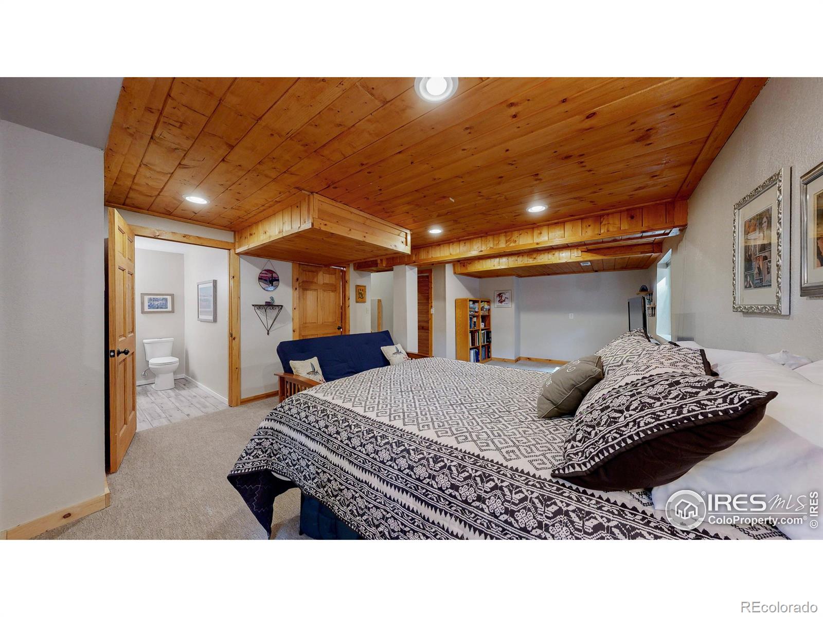 5623 W 109th Circle