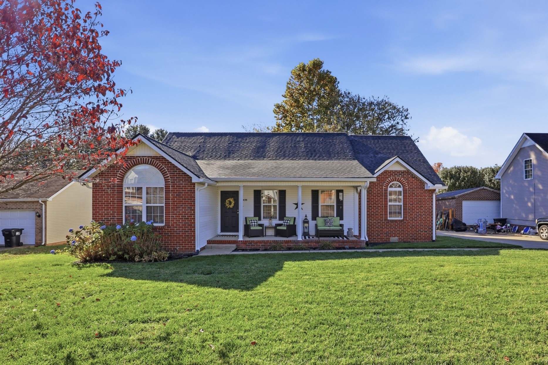 1438 Amberwood Cir