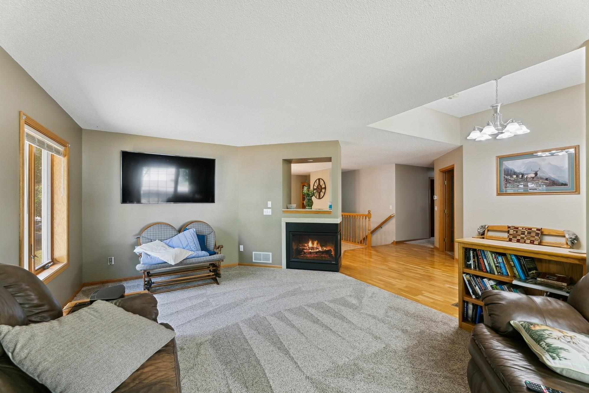 8 Lindsay Court