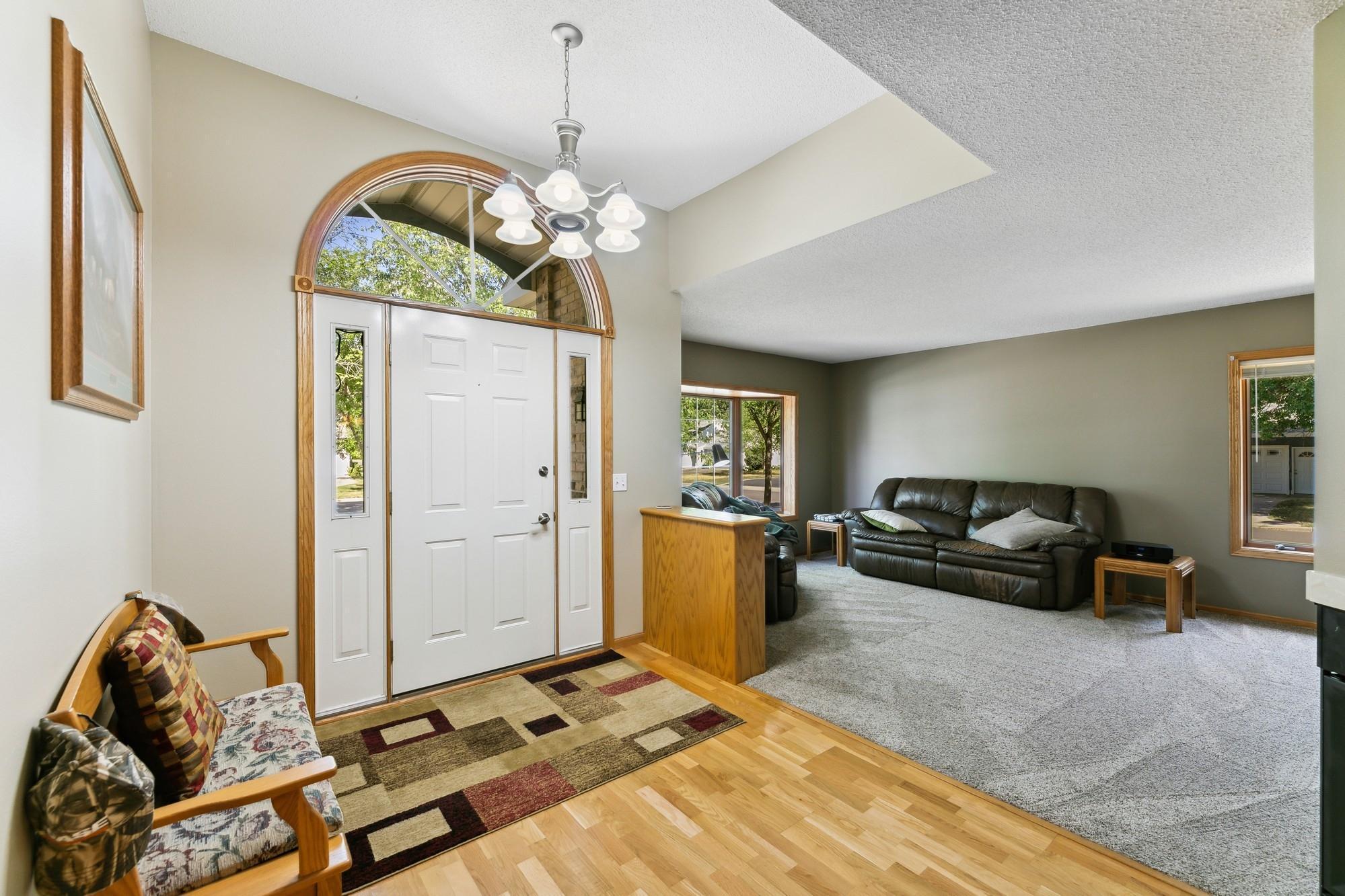 8 Lindsay Court