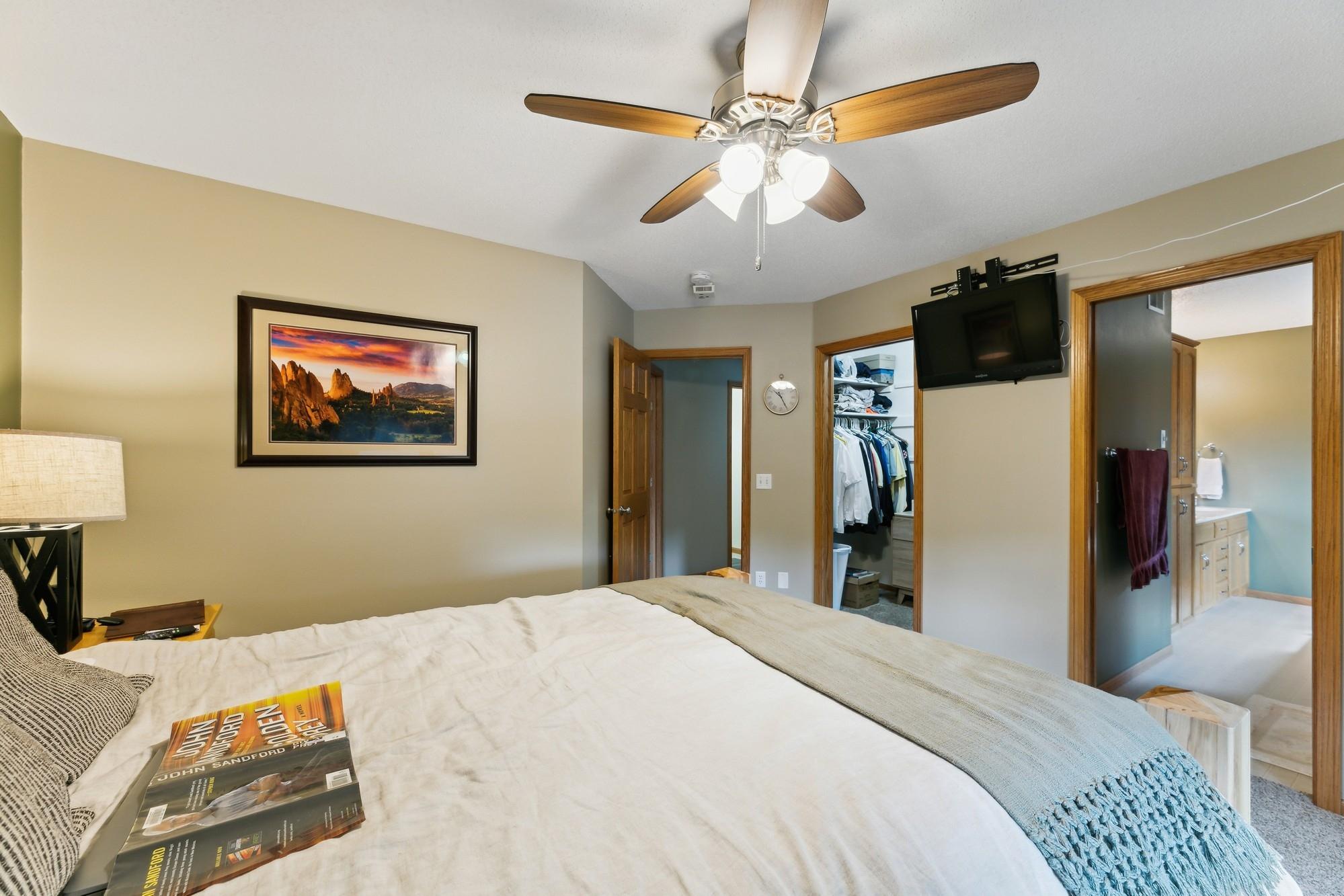 8 Lindsay Court