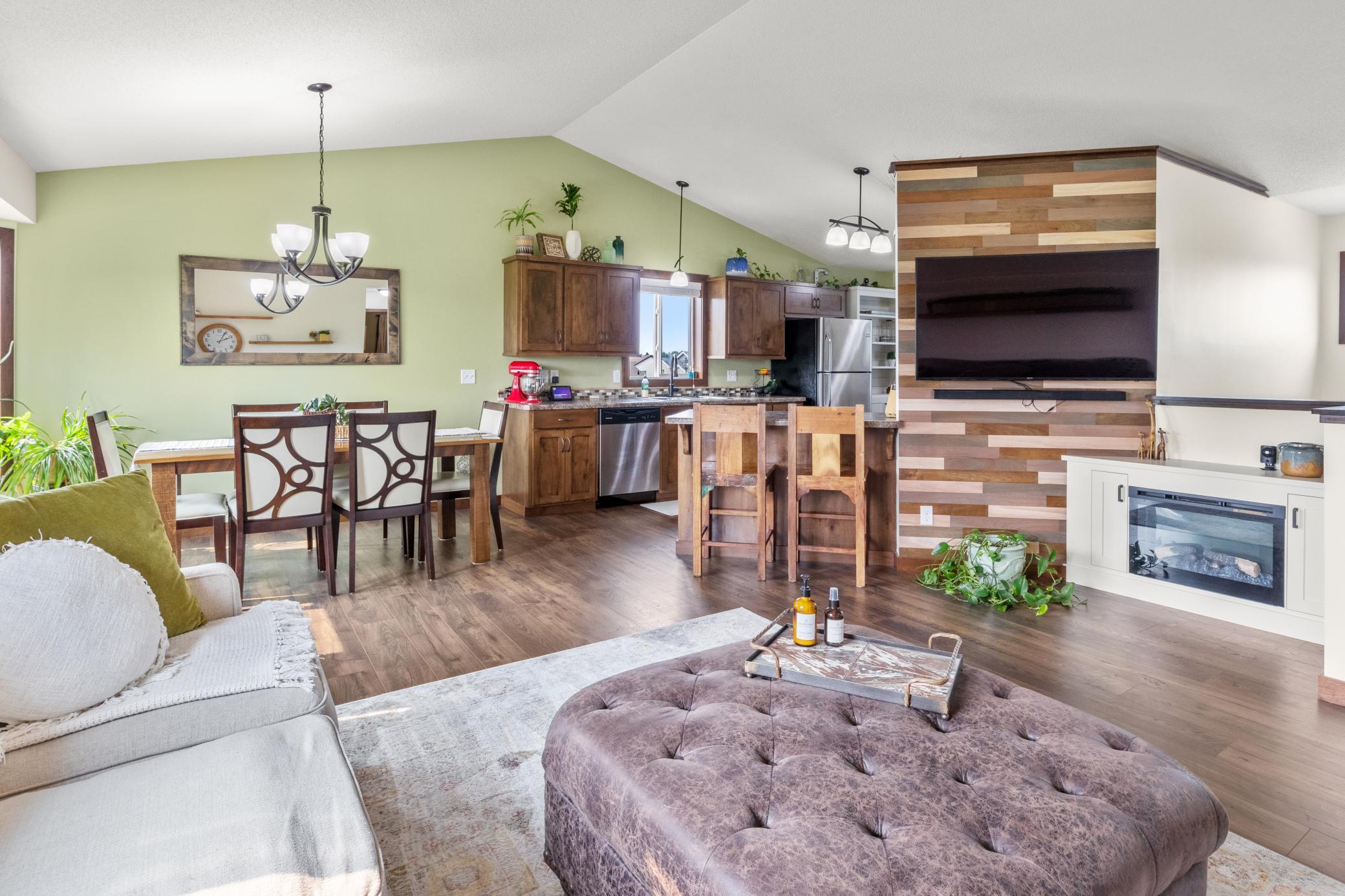 3202 Orchard Avenue NE
