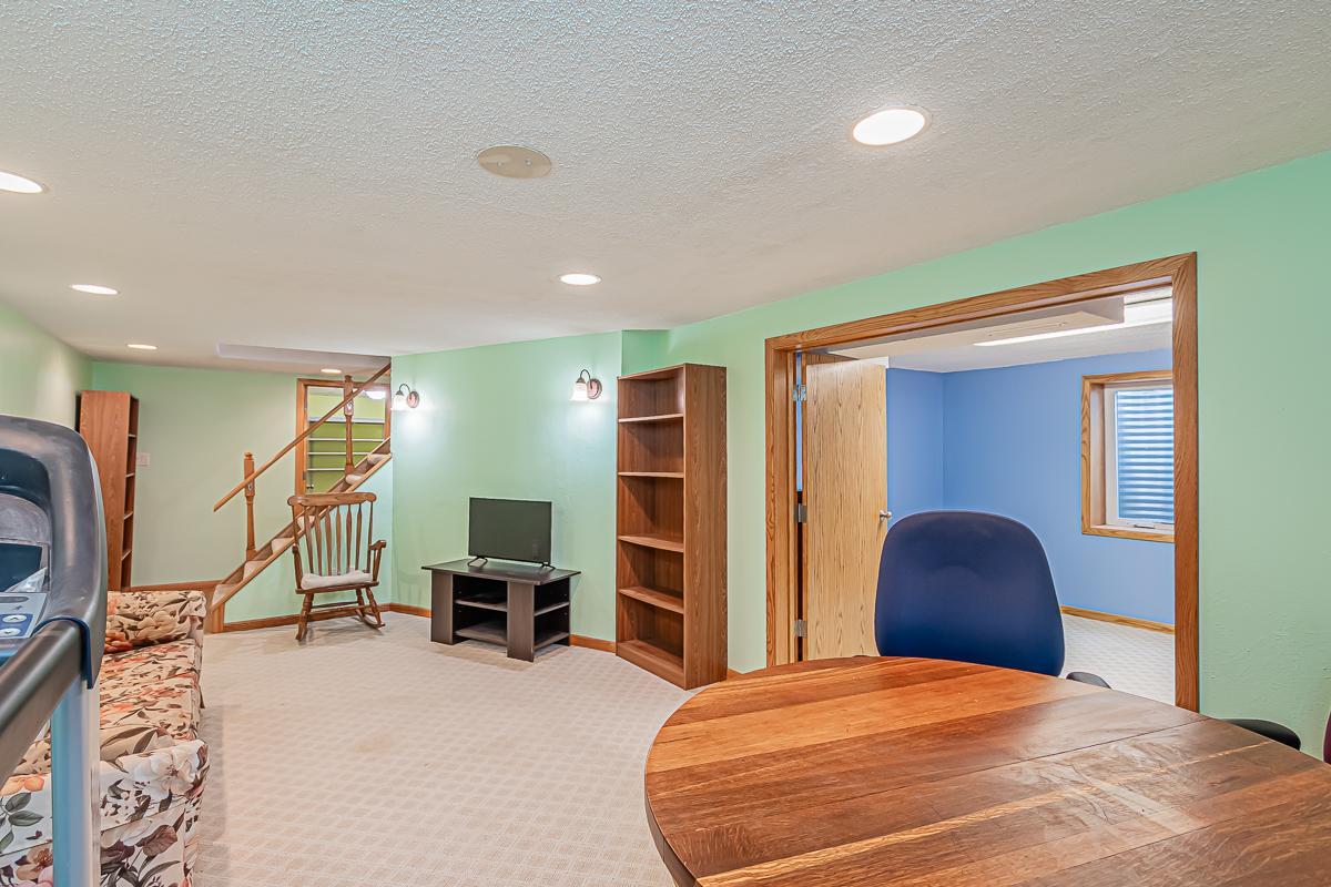 624 3rd Street E