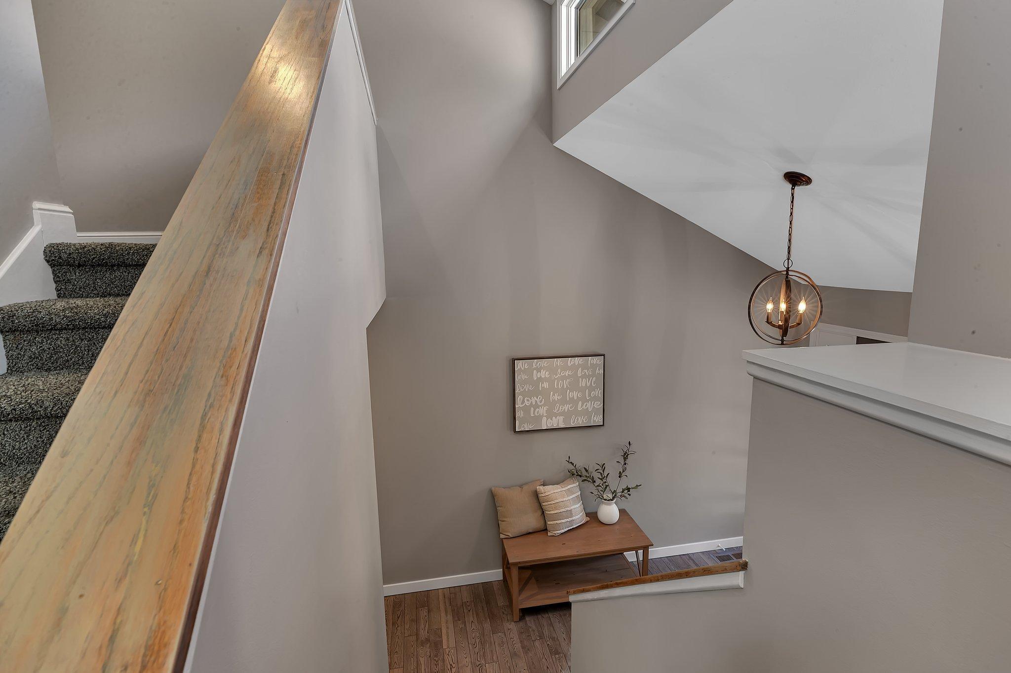 825 Meadowlawn Court