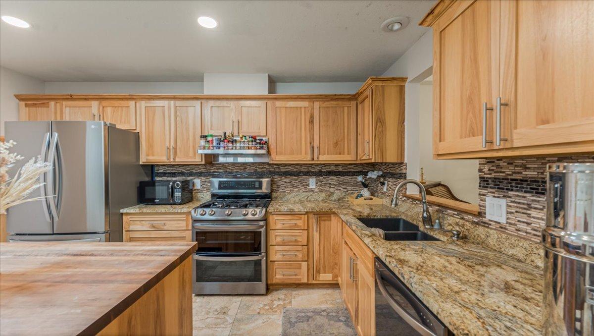 539 Deer Ridge Lane S