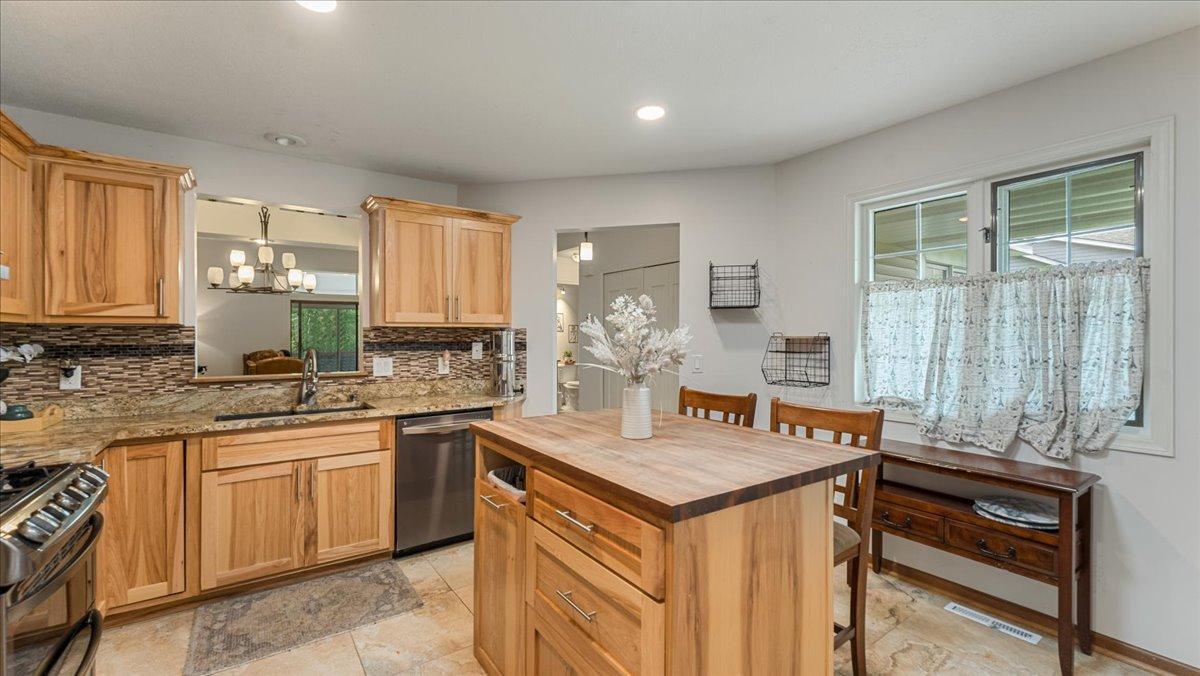 539 Deer Ridge Lane S