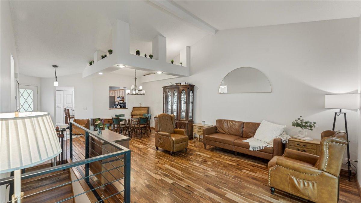 539 Deer Ridge Lane S