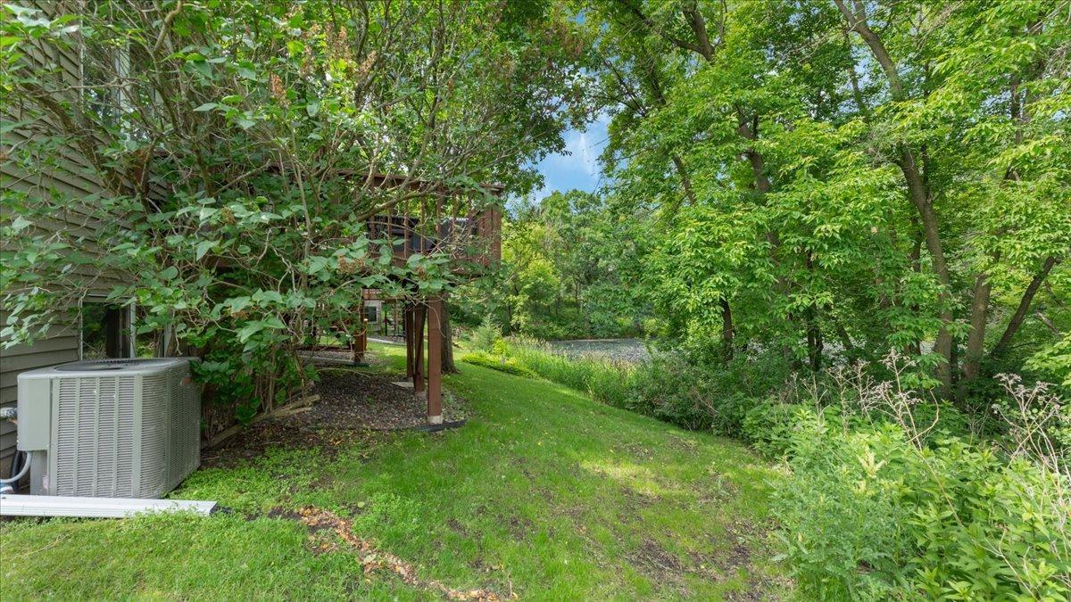 539 Deer Ridge Lane S