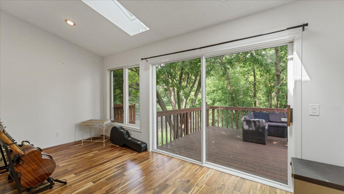 539 Deer Ridge Lane S