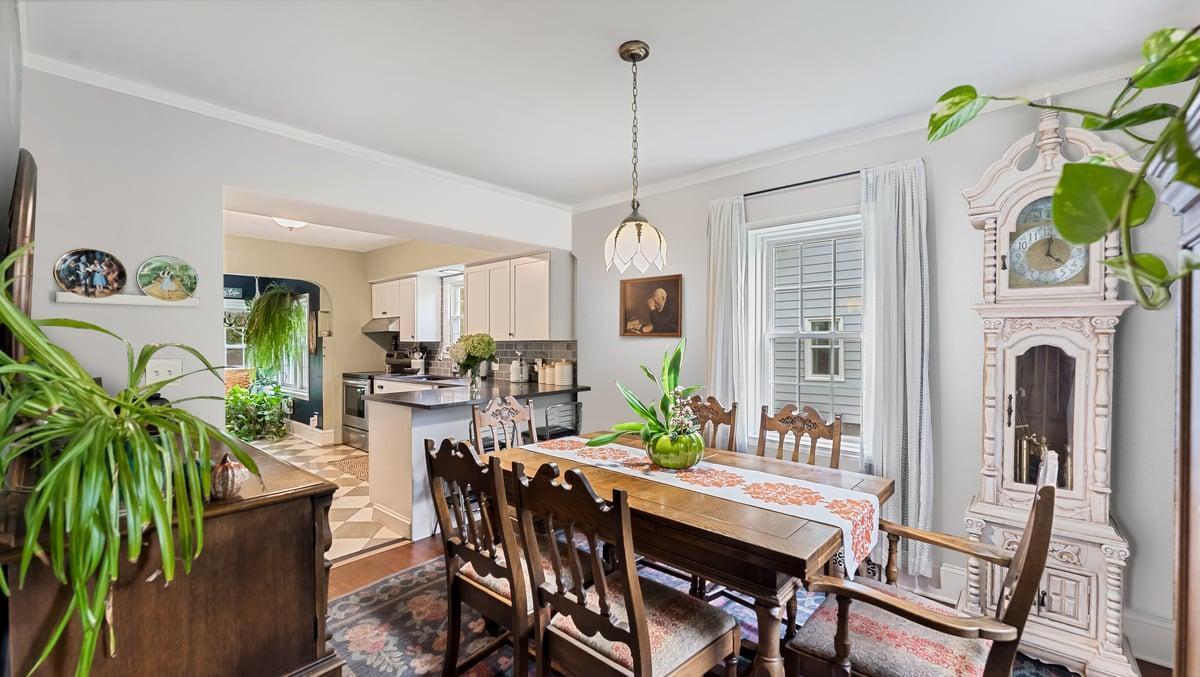 1207 Kilian Boulevard SE