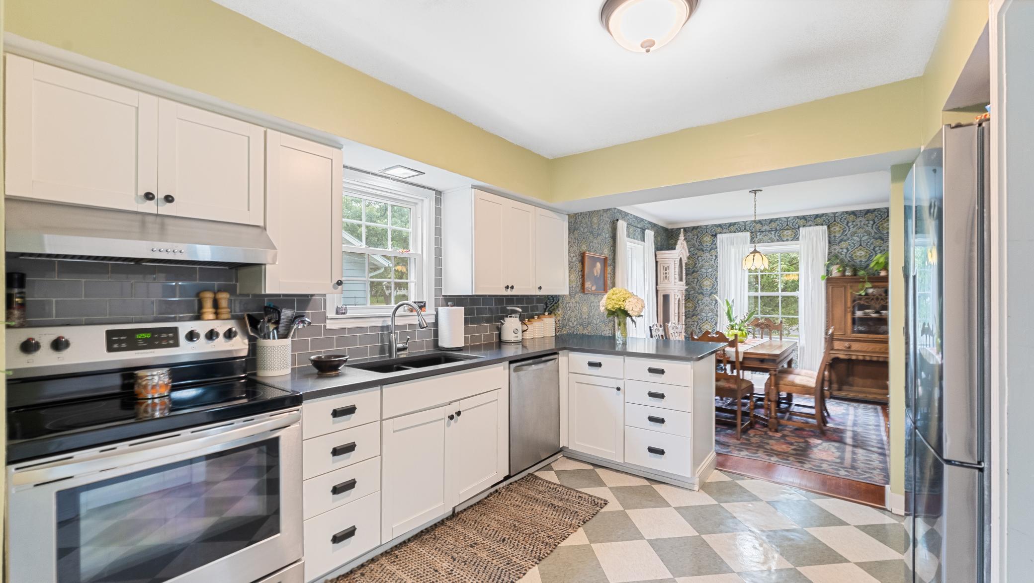 1207 Kilian Boulevard SE