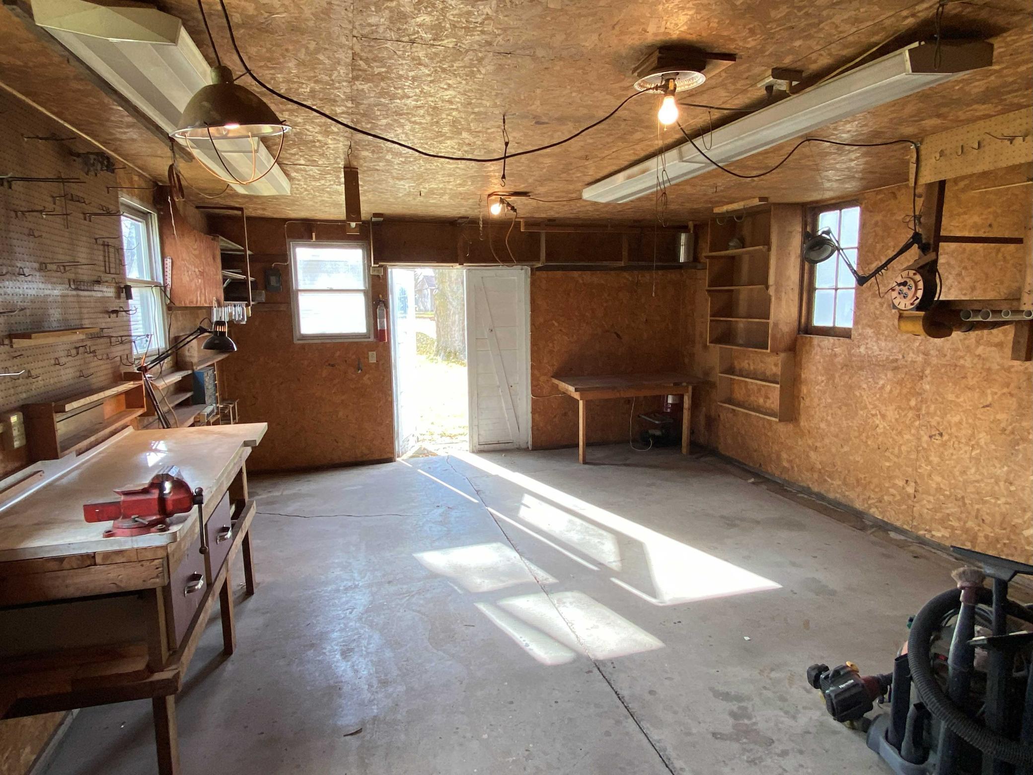 464 Main Street E